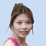 　中島ひとみ