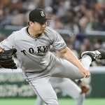 　ヤクルト戦に先発し、６回３失点で２勝目を挙げた巨人・小笠原＝東京ドーム