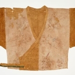 　宝物「曝布彩絵半臂」の前身頃（宮内庁正倉院事務所提供）