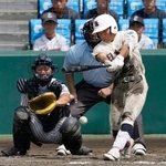 　明徳義塾-日南学園　９回裏日南学園２死一、二塁、豊丸が左前にサヨナラ打を放つ。捕手里山＝甲子園