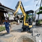 　地震で被災した熊本県氷川町で行われる水道復旧工事＝１１日午後