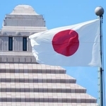 　国会議事堂に掲げられた日本国旗