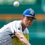 　東海大甲府戦に先発した健大高崎・佐藤＝甲子園
