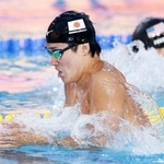 　男子４００メートル個人メドレー決勝　平泳ぎで力泳する松下知之＝アーバイン（共同）
