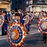 鈴の音響く、鳥取で一斉傘踊り|全国海外|神戸新聞NEXT
