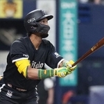 　６回オリックス１死二塁、宗が右越えに２ランを放つ＝京セラドーム