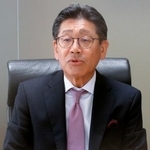 　インタビューに答える三陽商会の平林義規社長