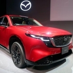 　マツダが９年ぶりに全面改良した「ＣＸ-５」＝５月、東京都渋谷区