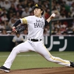　楽天戦に先発し、５回無失点で８勝目を挙げたソフトバンク・松本晴＝みずほペイペイドーム