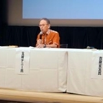　沖縄県知事選の公開討論会に出席した（右から）古謝玄太氏、玉城デニー氏、下地幹郎氏＝１７日午後、那覇市
