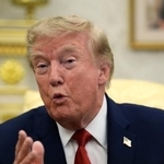 　米ホワイトハウスで話すトランプ大統領＝１７日、ワシントン（ＡＰ＝共同）