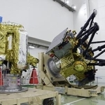 　ＪＡＸＡが公開した火星衛星探査計画「ＭＭＸ」の探査機＝１３日、鹿児島県の種子島宇宙センター