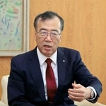 　インタビューに応じる近鉄グループＨＤの若井敬社長