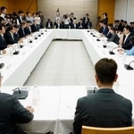 　首相官邸で開かれた千葉豪雨の関係閣僚会議＝２１日午後