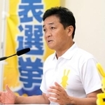 　インタビューに応じる国民民主党の玉木代表＝２１日午前、国会