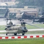 　米韓の大規模合同軍事演習の最終日の２１日、韓国・平沢の米軍基地で待機するヘリコプター（聯合＝共同）