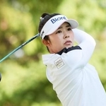 　第２ラウンド、通算１４アンダーで首位の山下美夢有＝ロイヤル・メイフェアＧＣ（共同）