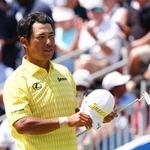 　最終ラウンド、ホールアウトする松山英樹。通算３アンダーで２８位＝ベルリーブＣＣ（共同）