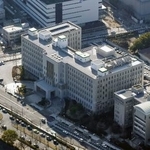 　大阪府庁＝大阪市中央区（共同通信社ヘリから）