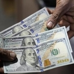 　米国の１００ドル紙幣（ＡＰ＝共同）