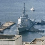 　長崎県の佐世保基地に帰港する海上自衛隊のイージス艦「ちょうかい」＝３０日午前、長崎県佐世保市