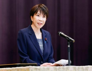 　自衛隊指揮官幹部会同で訓示する高市首相＝２日午前、防衛省