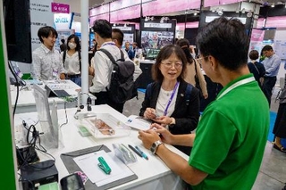 　「セミコン台湾」に宮城県・仙台市が出展したブース＝２日、台北市（共同）