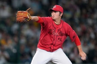 　８回無失点で７勝目を挙げた広島・床田＝甲子園
