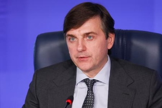 　ロシアのクラフツォフ教育相＝４日、モスクワ（タス＝共同）