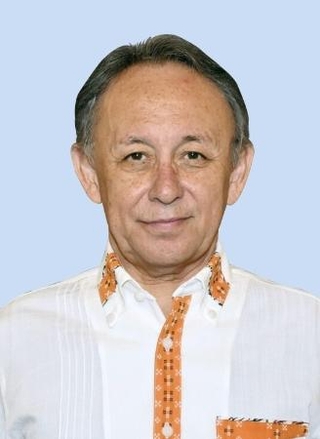 　玉城デニー氏