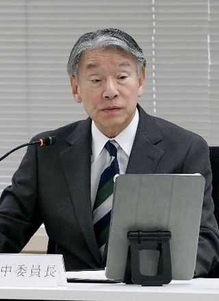 　中部電力調査委員会の調査報告書を踏まえ、耐震データ不正について批判した原子力規制委員会の山中伸介委員長＝１７日午後、東京都港区
