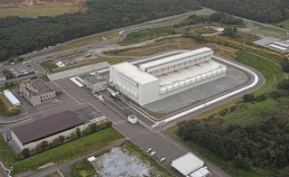 　青森県むつ市の中間貯蔵施設＝２０２４年９月