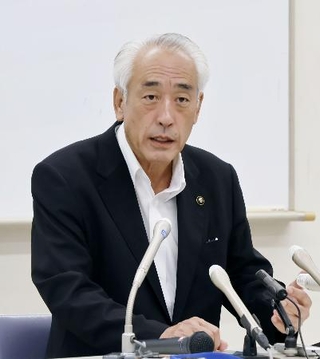 　茨城県神栖市の木内敏之市長＝３日、神栖市