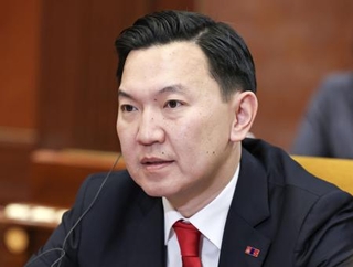　モンゴルのオチラル首相（タス＝共同）