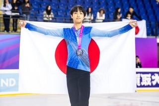 　フィギュアスケートのジュニア・グランプリシリーズ第５戦で２位となった岡崎隼士＝２５日、ジョージア・バトゥーミ（ＩＳＵ提供・ゲッティ＝共同）