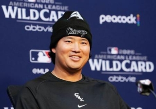 　ワイルドカードシリーズを前に、記者会見するホワイトソックス・村上＝２８日、ヒューストン（共同）