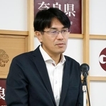　記者会見する奈良県の山下真知事＝２日午前、奈良県庁