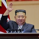 　「全国教員大会」に臨む北朝鮮の金正恩朝鮮労働党総書記＝２日、平壌（朝鮮中央通信＝共同）