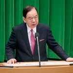 　共産党の第９回中央委員会総会であいさつする志位議長＝３日午前、東京都渋谷区の党本部