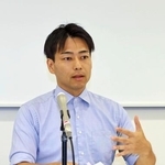 　判決後に記者会見する原告代理人の西野裕貴弁護士＝３日午後、福岡市