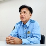 　上智大生殺害事件から３０年となるのを前に、取材に応じる三浦史雄さん＝８月、東京都立川市