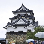 　彦根城＝滋賀県彦根市