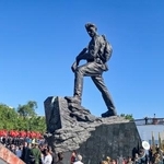 　対日戦勝と第２次大戦の終戦を記念し造られたソ連兵像＝４日、ロシア・ハバロフスク（タス＝共同）