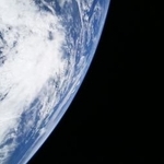 　超小型天文衛星「ＶＥＲＴＥＣＳ」が撮影した地球（ＶＥＲＴＥＣＳプロジェクト提供）