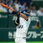 　ＪＦＥ西日本戦の１回、先制本塁打を放つＮＴＴ西日本・酒井＝東京ドーム