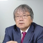 　インタビューに答える世界銀行前副総裁の西尾昭彦さん