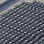 　大阪・関西万博で導入したＥＶモーターズ・ジャパン製の電気自動車バス＝５月、大阪市城東区