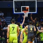 　フィリピンの首都マニラで開催されたバスケットボールのＢリーグ、レバンガ北海道-群馬クレインサンダーズ戦＝９日、マニラ（共同）