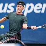 　車いすの部男子シングルス１回戦でプレーする小田凱人＝ニューヨーク（ＡＰ＝共同）