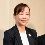 　横浜市長選への出馬を表明した弁護士の原沢敦美氏＝１０日午後、横浜市